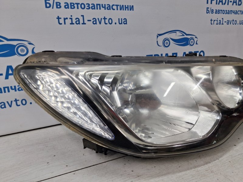 Фара правая галоген Civic 2005-2012 FD 1.8 бензин R18A