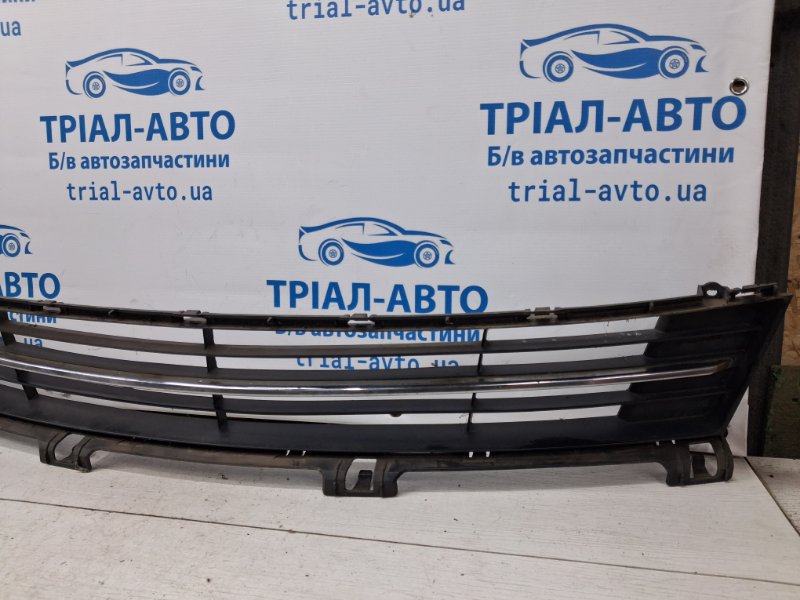 Решетка бампера центральная Mazda 6 GH 2.5 бензин L5-VE
