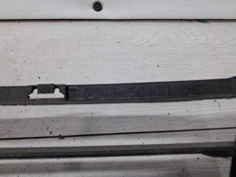 Решетка бампера центральная 6 2007-2013 GH 2.5 бензин L5-VE