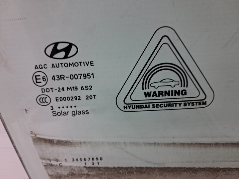 Стекло двери переднее правое Hyundai IX35 LM 1.7 diesel D4FD