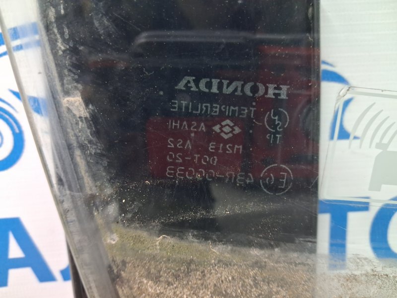 Стекло двери переднее правое Honda Civic FD 1.8 бензин R18A