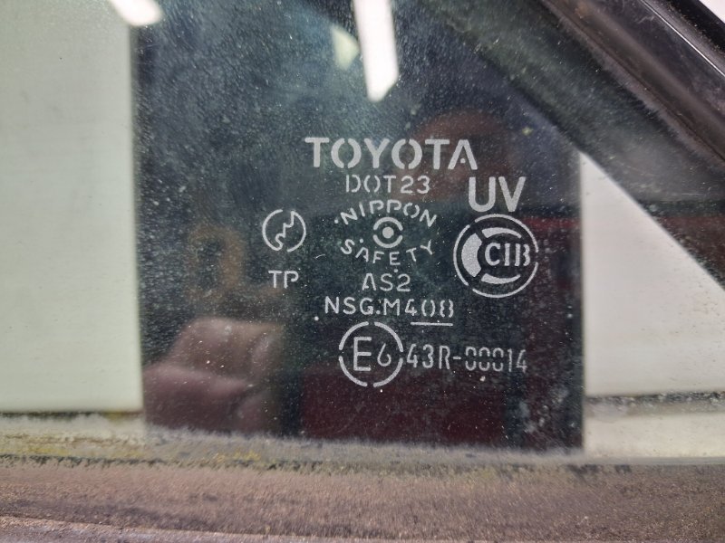 Стекло двери задней левой (форточка) Toyota Camry XV30 3.0 Бензин 1MZFE