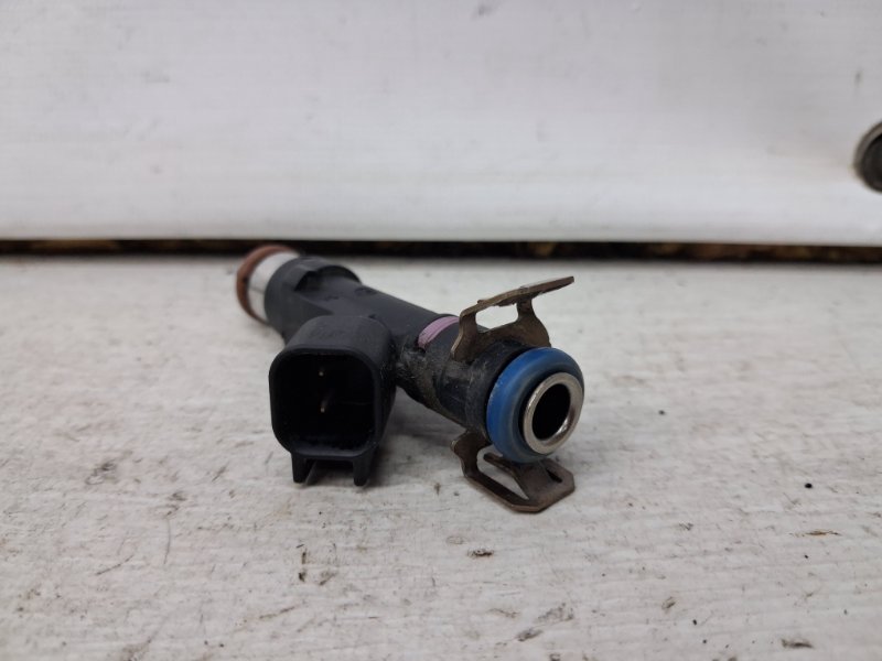 Форсунка топливная 6 2007-2013 GH 2.5 бензин L5-VE