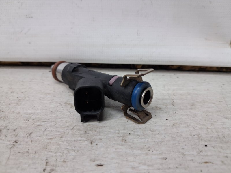 Форсунка топливная 6 2007-2013 GH 2.5 бензин L5-VE