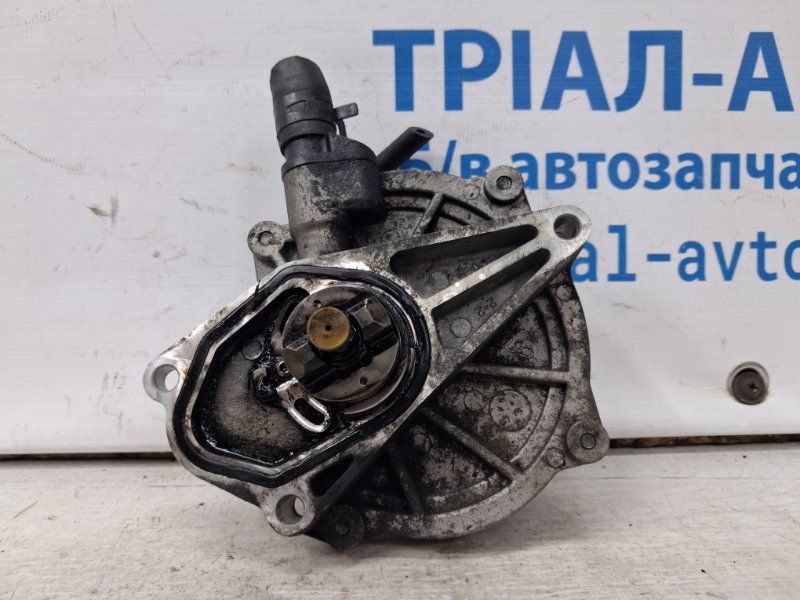 Насос вакуумный Hyundai IX35 2009-2015 LM 1.7 diesel D4FD 288102A500 Б/У