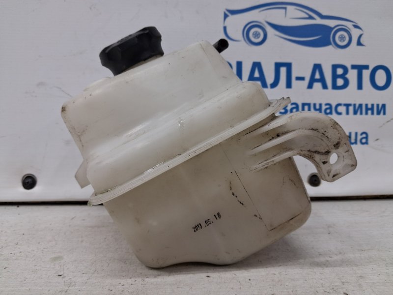 Бачок радиатора (расширительный) IX35 2009-2015 LM 1.7 diesel D4FD Бачок радиатора (расширительный) IX35 2009-2015 LM 1.7 diesel D4FD