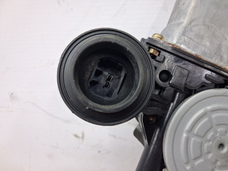 Стеклоподъемник задний левый Camry 2001-2006 XV30 3.0 Бензин 1MZFE