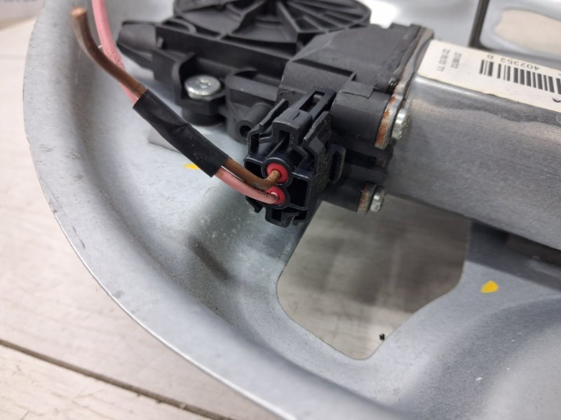 Стеклоподъемник задний правый Hyundai IX35 LM 1.7 diesel D4FD Стеклоподъемник задний правый Hyundai IX35 LM 1.7 diesel D4FD