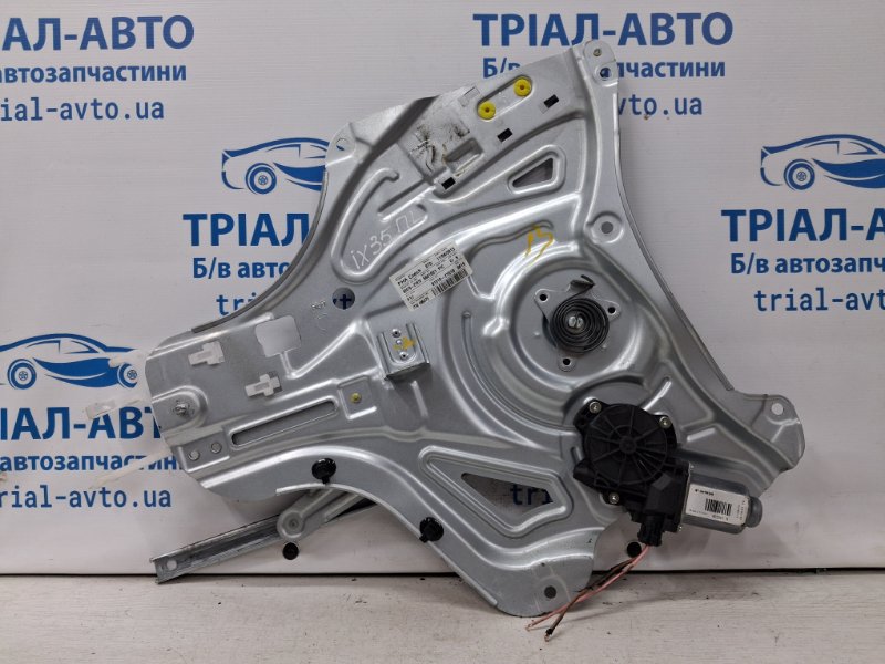Стеклоподъемник передний левый Hyundai IX35 2009-2015 LM 1.7 diesel D4FD 824012Y000 Б/У