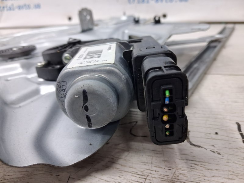 Стеклоподъемник передний правый Hyundai IX35 LM 1.7 diesel D4FD