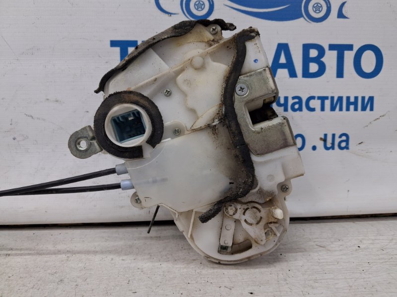 Замок двери задний правый Honda Civic FD 1.8 бензин R18A