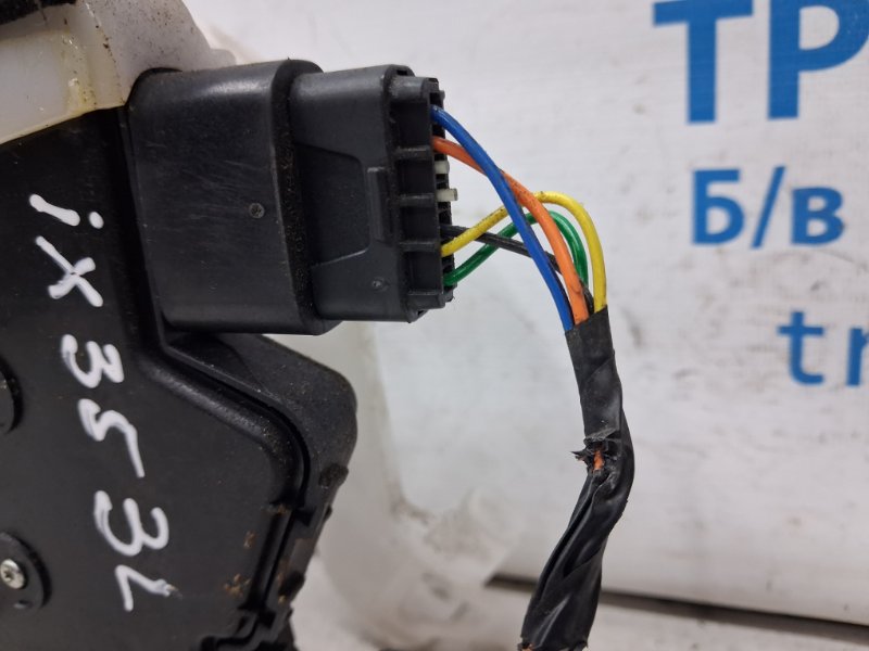 Замок двери задний левый Hyundai IX35 LM 1.7 diesel D4FD