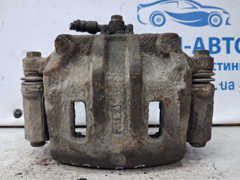 Суппорт передний правый Kia Sorento 2002-2011 BL 2.5 diesel D4CB 581303E600 Б/У