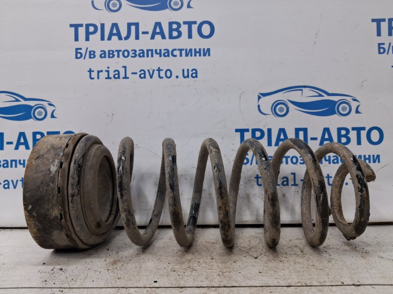 Пружина задняя Kia Sorento 2002-2011 BL 2.5 diesel D4CB 553303E040 Б/У