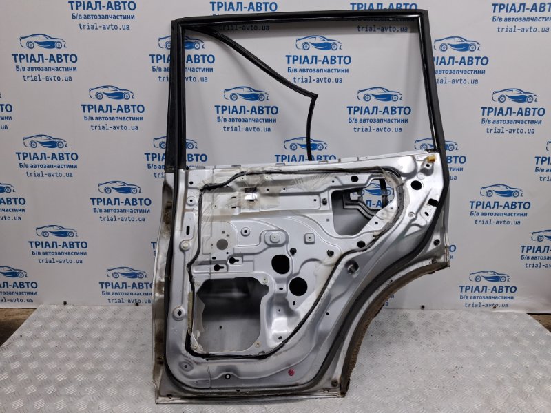 Дверь задняя правая Pajero Wagon 1999-2006 3 3.2 Дизель 4M41 Дверь задняя правая Pajero Wagon 1999-2006 3 3.2 Дизель 4M41
