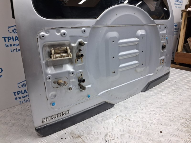 Крышка багажника Pajero Wagon 2006-2022 4 3.2 Дизель 4M41 Крышка багажника Pajero Wagon 2006-2022 4 3.2 Дизель 4M41