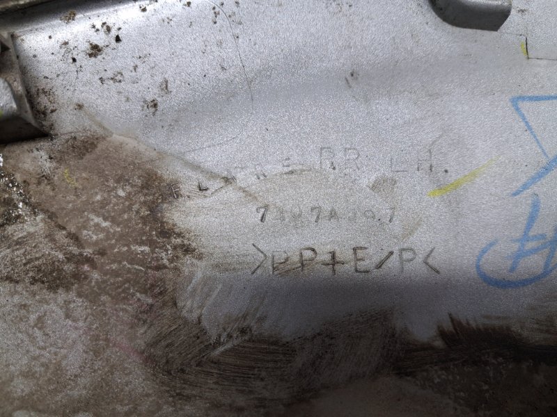 Накладка крыла задняя левая Pajero Wagon 2006-2022 4 3.2 Дизель 4M41 Накладка крыла задняя левая Pajero Wagon 2006-2022 4 3.2 Дизель 4M41