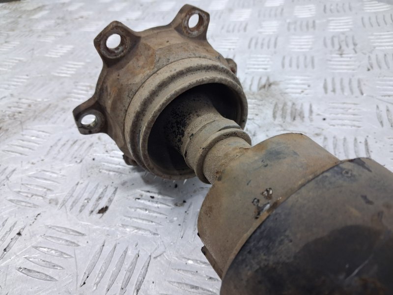 Вал карданный задний Mitsubishi Pajero Wagon 3 3.2 Дизель 4M41