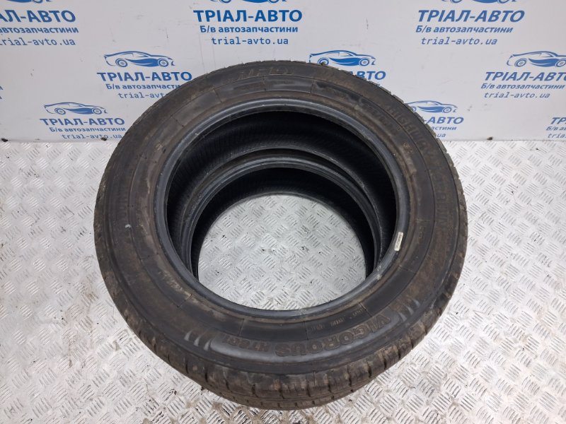 Шины 2шт R17
