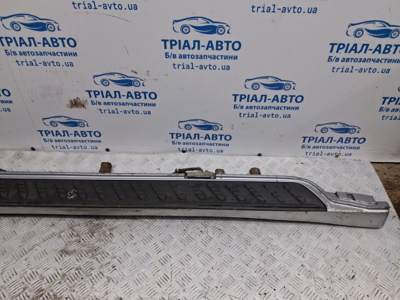 Подножка левая Mitsubishi Pajero Wagon 3 3.2 Дизель 4M41 Подножка левая Mitsubishi Pajero Wagon 3 3.2 Дизель 4M41