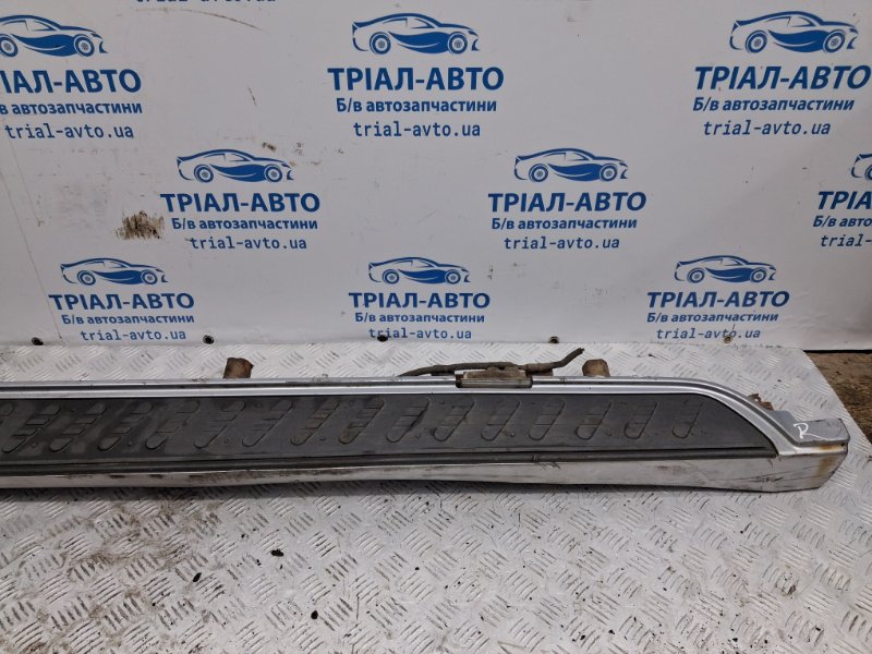 Подножка правая Mitsubishi Pajero Wagon 3 3.2 Дизель 4M41 Подножка правая Mitsubishi Pajero Wagon 3 3.2 Дизель 4M41