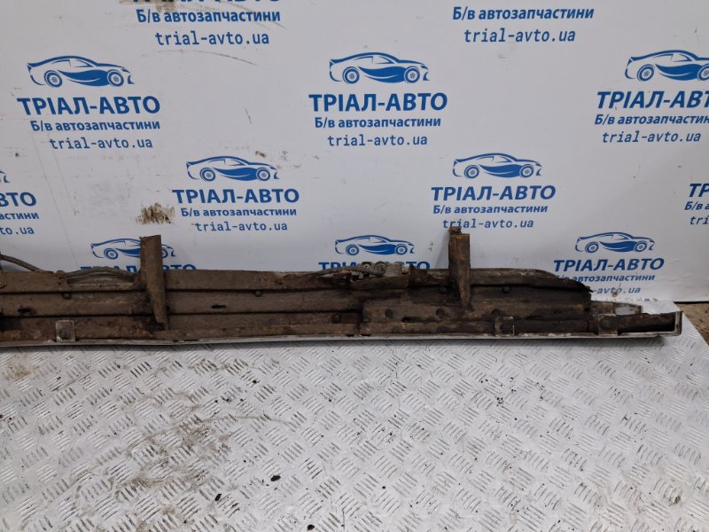 Подножка правая Pajero Wagon 1999-2006 3 3.2 Дизель 4M41 Подножка правая Pajero Wagon 1999-2006 3 3.2 Дизель 4M41