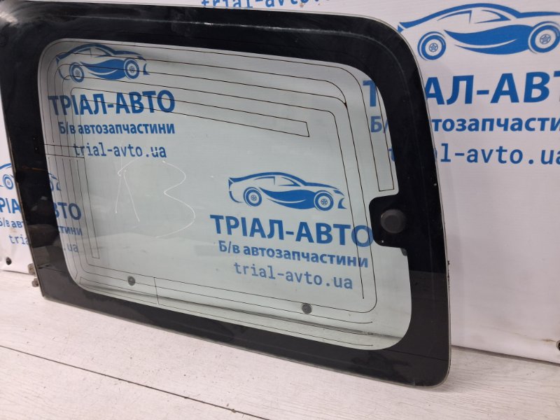 Стекло в кузов заднее левое Mitsubishi Pajero Wagon 3 3.2 Дизель 4M41