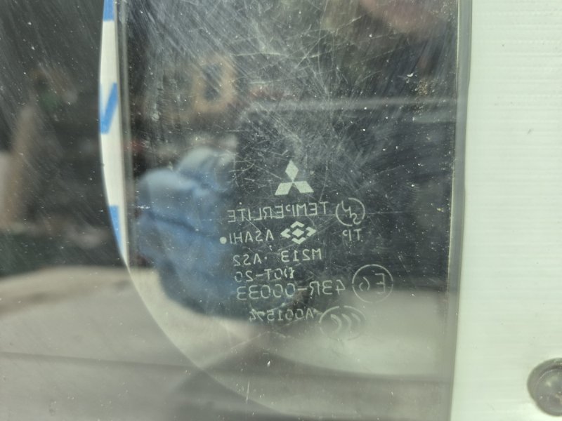 Стекло в кузов заднее правое Pajero Wagon 1999-2006 3 3.2 Дизель 4M41