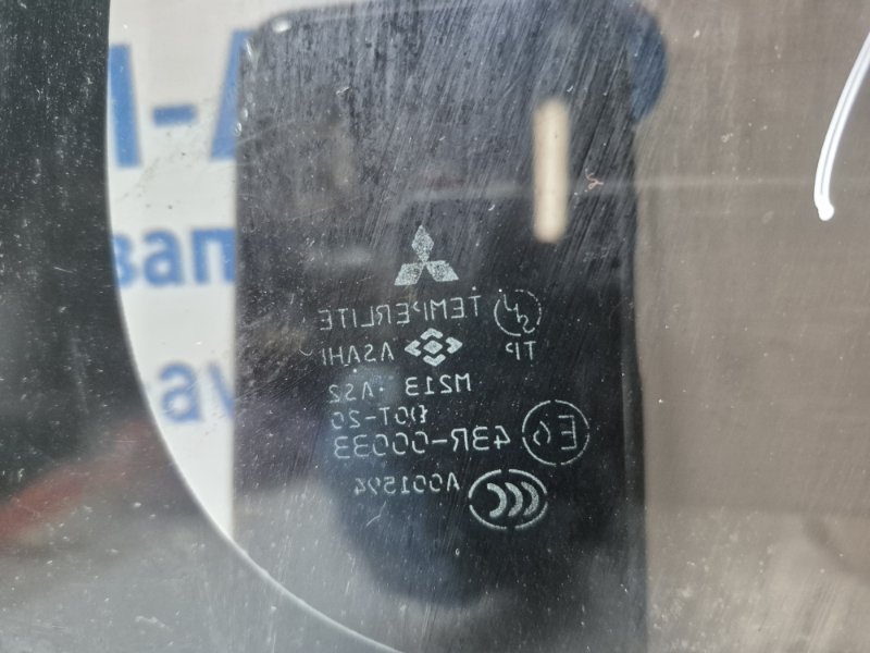 Стекло в кузов заднее правое Pajero Wagon 2006-2022 4 3.2 Дизель 4M41