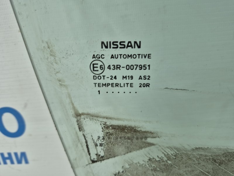 Стекло двери переднее правое Nissan Juke F15 1.6 turbo MR16DDT