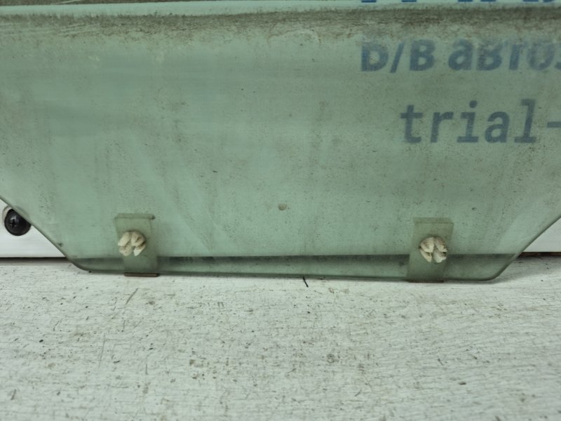 Стекло двери переднее левое Korando 2010-2019 C200 2.0 diesel D20Dt Стекло двери переднее левое Korando 2010-2019 C200 2.0 diesel D20Dt