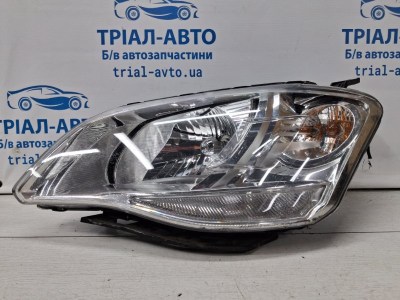 Фара левая галоген SsangYong Korando 2010-2019 C200 2.0 diesel D20Dt 8310134300 Б/У