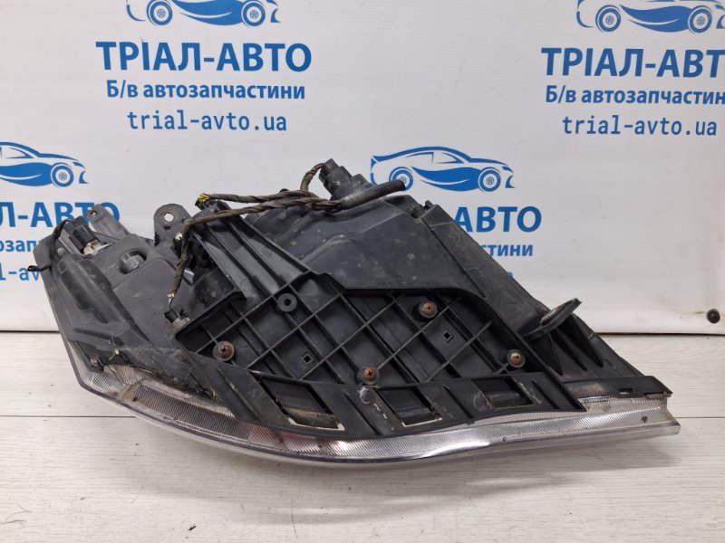 Фара левая галоген Korando 2010-2019 C200 2.0 diesel D20Dt