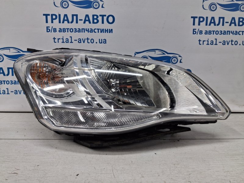 Фара правая галоген SsangYong Korando 2010-2019 C200 2.0 diesel D20Dt 8310234300 Б/У