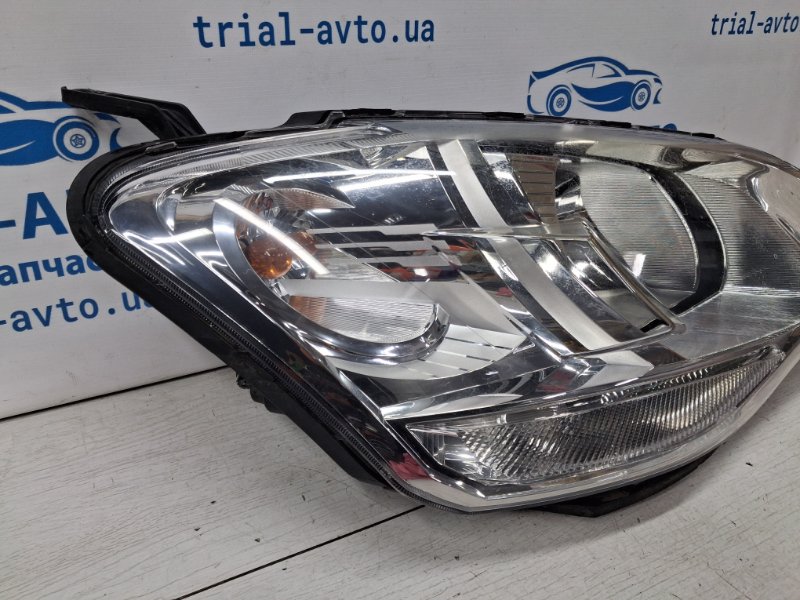 Фара правая галоген Korando 2010-2019 C200 2.0 diesel D20Dt