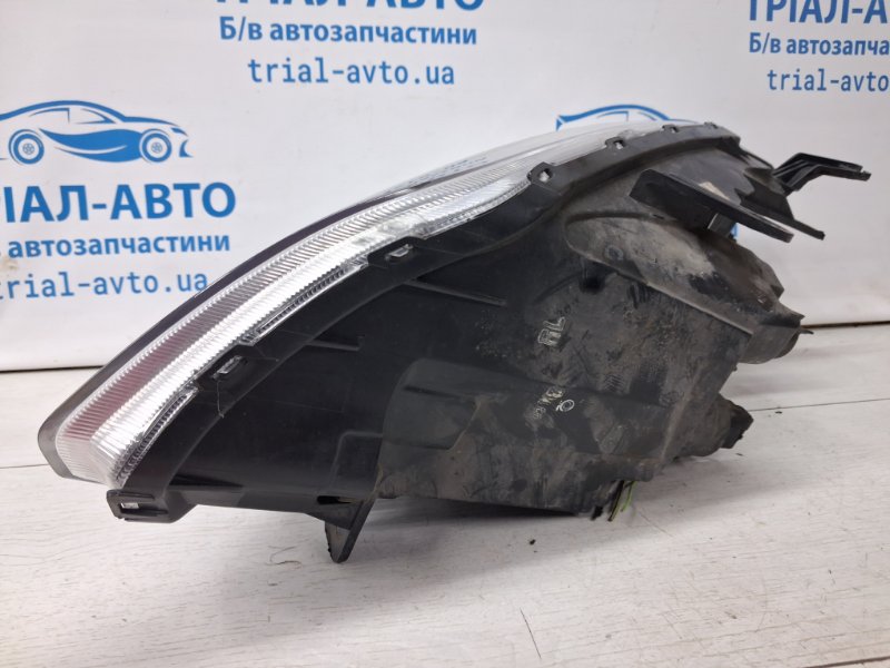 Фара правая галоген Korando 2010-2019 C200 2.0 diesel D20Dt