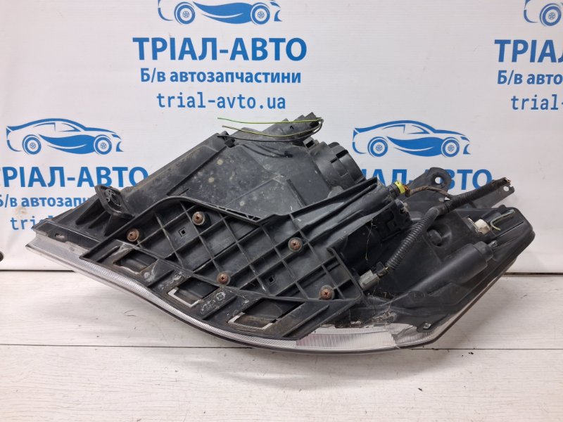 Фара правая галоген Korando 2010-2019 C200 2.0 diesel D20Dt