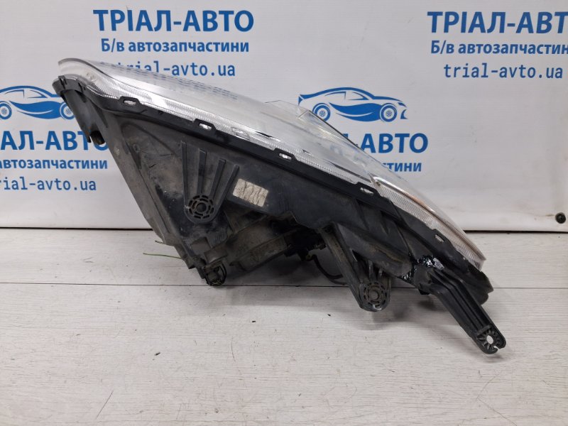Фара правая галоген Korando 2010-2019 C200 2.0 diesel D20Dt