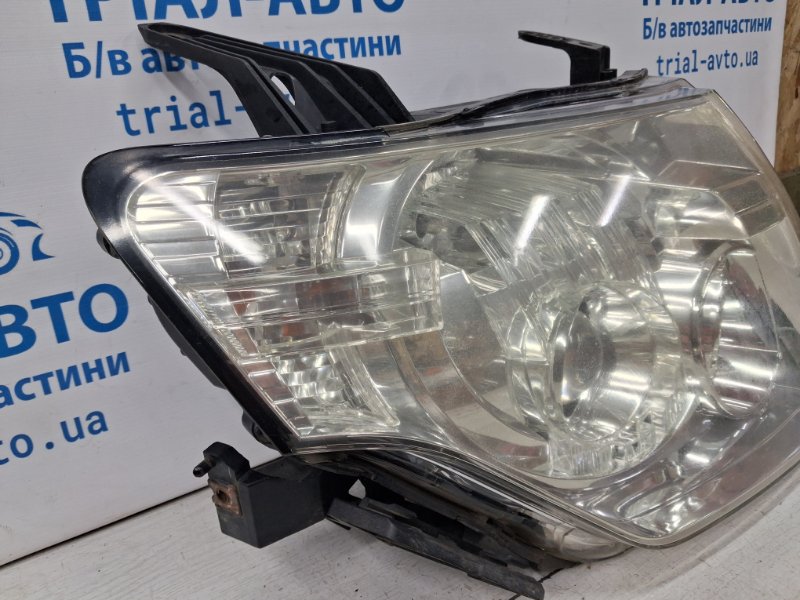 Фара правая галоген Pajero Wagon 2006-2022 4 3.2 Дизель 4M41