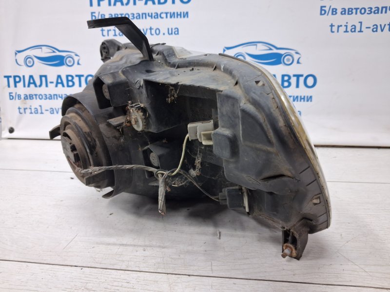 Фара правая галоген Pajero Wagon 1999-2006 3 3.2 Дизель 4M41