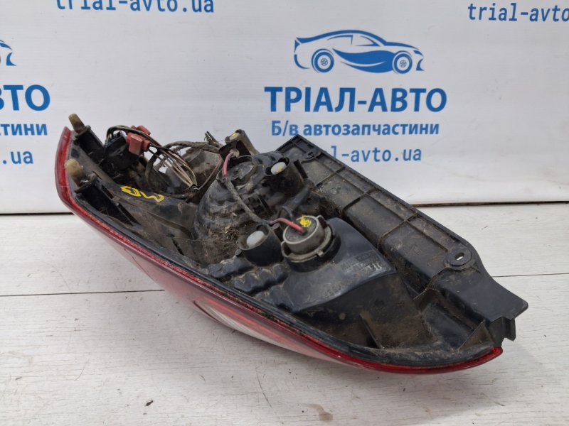 Фонарь задний внешний левый Pajero Wagon 1999-2006 3 3.2 Дизель 4M41 Фонарь задний внешний левый Pajero Wagon 1999-2006 3 3.2 Дизель 4M41