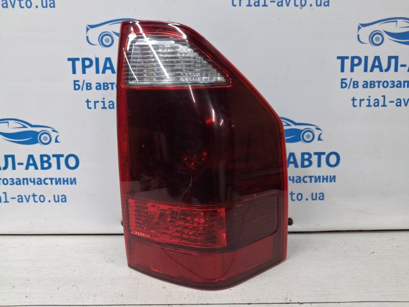 Фонарь задний внешний правый Mitsubishi Pajero Wagon 1999-2006 3 3.2 Дизель 4M41 MN117800 Б/У