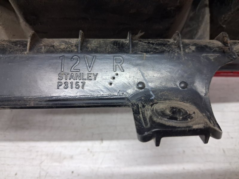 Фонарь задний внешний правый Pajero Wagon 1999-2006 3 3.2 Дизель 4M41