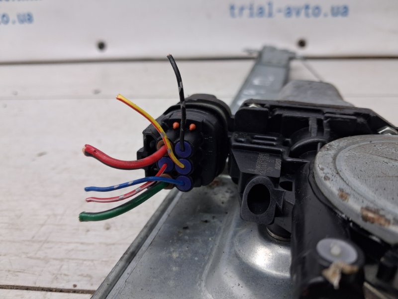 Стеклоподъемник передний левый Mitsubishi Pajero Wagon 4 3.2 Дизель 4M41