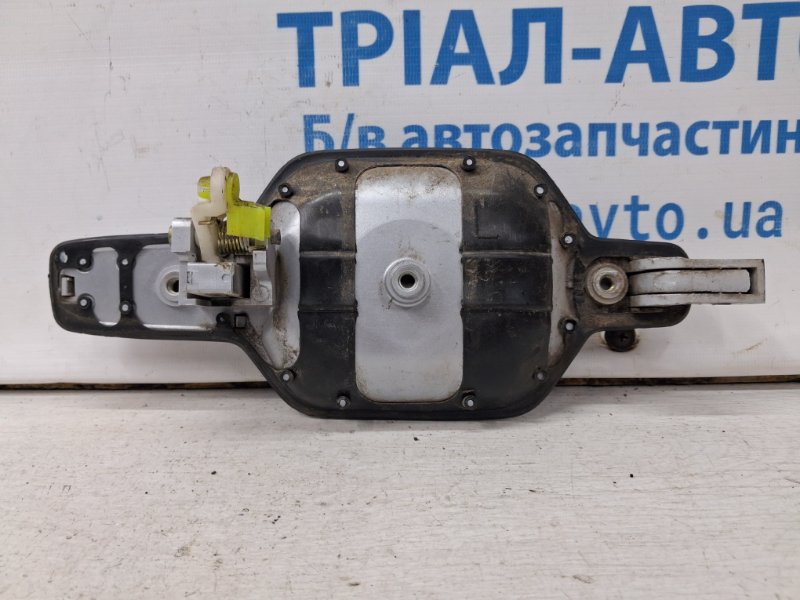 Ручка двери внешняя задняя левая Mitsubishi Pajero Wagon 3 3.2 Дизель 4M41 Ручка двери внешняя задняя левая Mitsubishi Pajero Wagon 3 3.2 Дизель 4M41