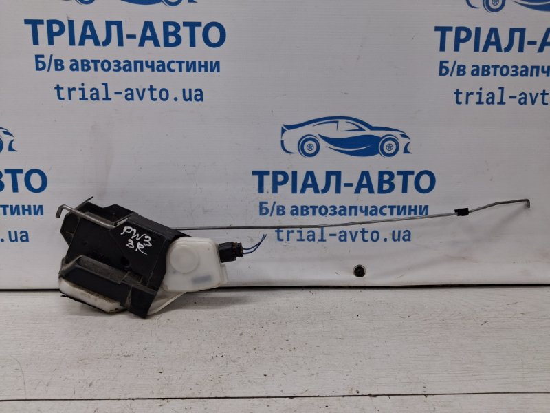 Замок двери задний правый Mitsubishi Pajero Wagon 1999-2006 3 3.2 Дизель 4M41 5745A128 Б/У