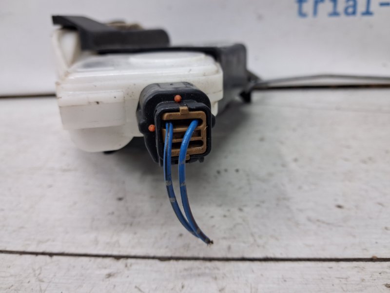 Замок двери задний правый Pajero Wagon 1999-2006 3 3.2 Дизель 4M41