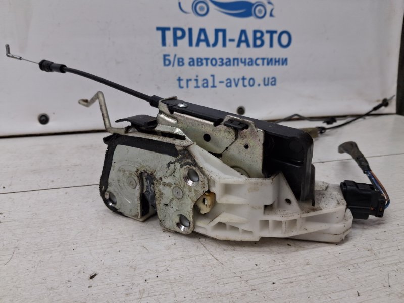 Замок двери передний правый Mitsubishi Pajero Wagon 4 3.2 Дизель 4M41