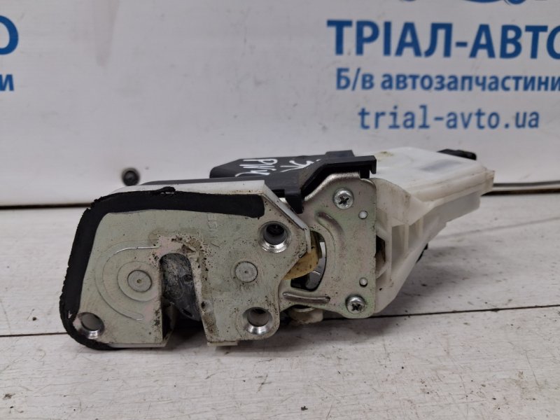 Замок двери задний правый Mitsubishi Pajero Wagon 4 3.2 Дизель 4M41