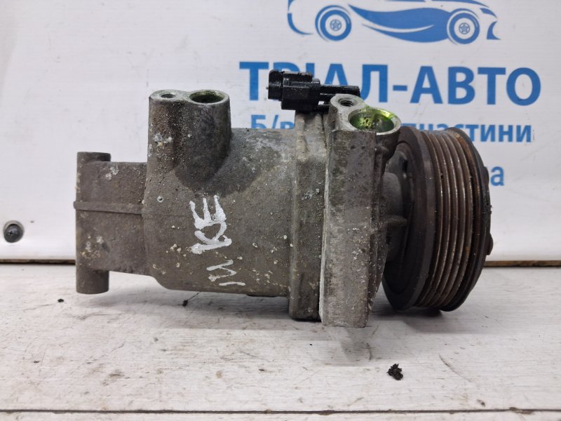 Компрессор кондиционера Nissan Juke 2010-2019 F15 1.6 turbo MR16DDT 926001KC1B Б/У